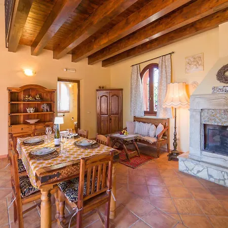 Gorgeous In With Wifi *